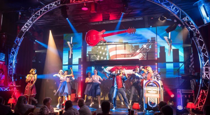 Cabaret Tapis Rouge : la fête dehors et dedans !