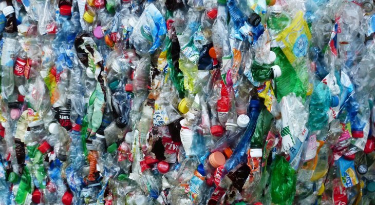 Consigne pour recyclage des bouteilles plastiques : Une fausse bonne idée vraiment coûteuse