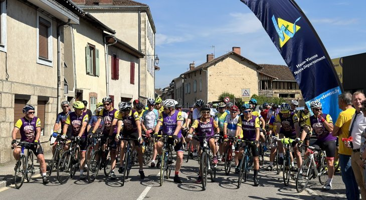 87 cyclistes sur la route du Tour en hommage à Poulidor (supplément spécial Tour de France)