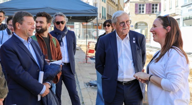 La place des Bancs sens dessus dessous
