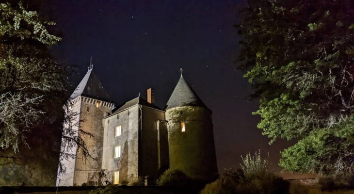 Visitez le château de Brie à la lueur des bougies, avec concert et contes
