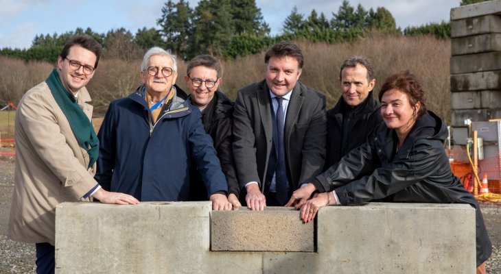 Pose de la première pierre de la chaufferie du Puy Imbert