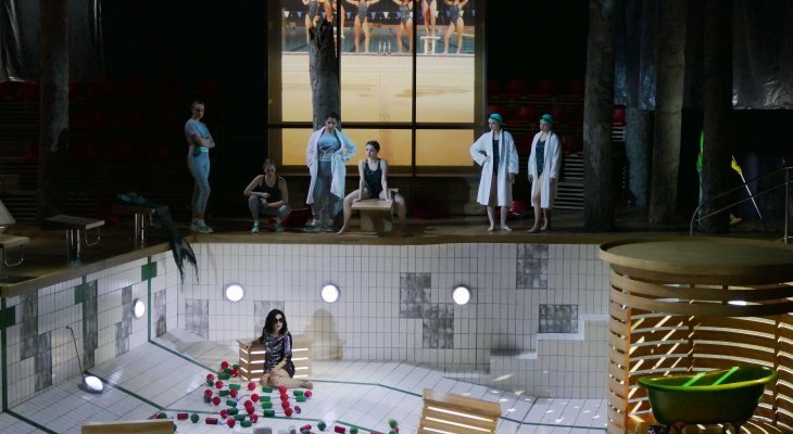 La difficile naissance de la féminité d'une jeune fille fragile