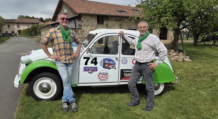 Raid au volant de leur 2 CV sur les routes lusitaniennes