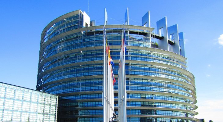 Des lycéens aux commandes du Parlement européen