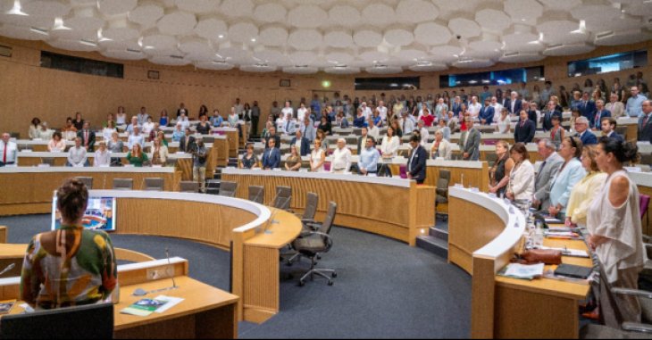 Une minute de silence en souvenir de Lyhanna à l'hôtel de Région à Bordeaux