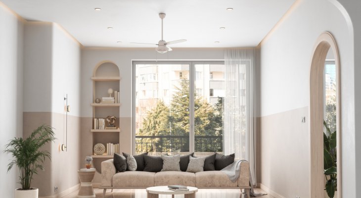 Retour rafraîchissant du ventilateur de plafond (pages spéciales été)
