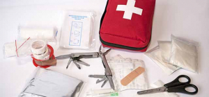 Vacances : je mets quoi dans ma trousse à pharmacie ?