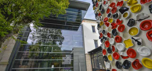 Heureuse qui comme la science a fait un beau voyage