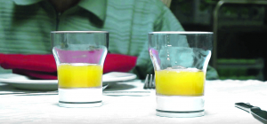 Grand âge : un verre connecté contre la déshydratation