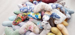 Des coussins-coeur pour soulager les douleurs post-opératoires