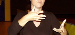 Marie Rouanet : Langue des signes : il y a encore beaucoup de retard (Dossier spécial handicap)