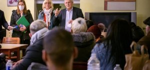 Réfugiés ukrainiens : des aides ici et là-bas