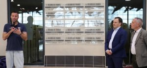 Aquapolis : inauguration d'un mur des records