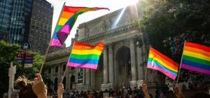 Marche des fiertés : sois toi-même, aime qui tu veux