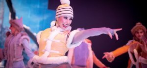 Deux numéros inédits avec Sarah Abitbol dans « Supernova 2023 » d'Holiday on Ice