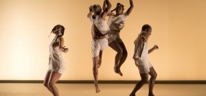 Voyage chorégraphique nourri de traditions