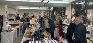 Des cadeaux artisanaux au pied du sapin de Noël