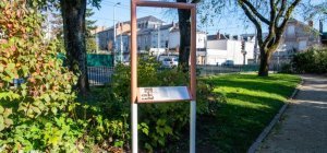 Deux panneaux « mémoire porcelainière »