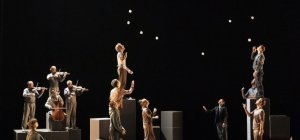 Nos Matins intérieurs : 10 jongleurs et 4 musiciens sur scène