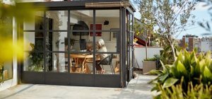 Véranda compacte pour petits espaces (dossier spécial habitat)