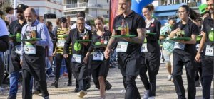 Course des serveuses et garçons de café : chaud devant !