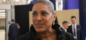 Marie-José Pérec présente pour inaugurer le stade d'athlétisme