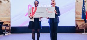 Le Dr Deluche du CHU reçoit un Prix Ruban Rose