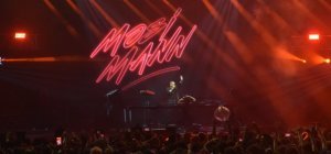 Lovely Xmas Party : un Zénith paré en temple de l'électro