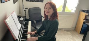 Chloé, une artiste À fleur de peau